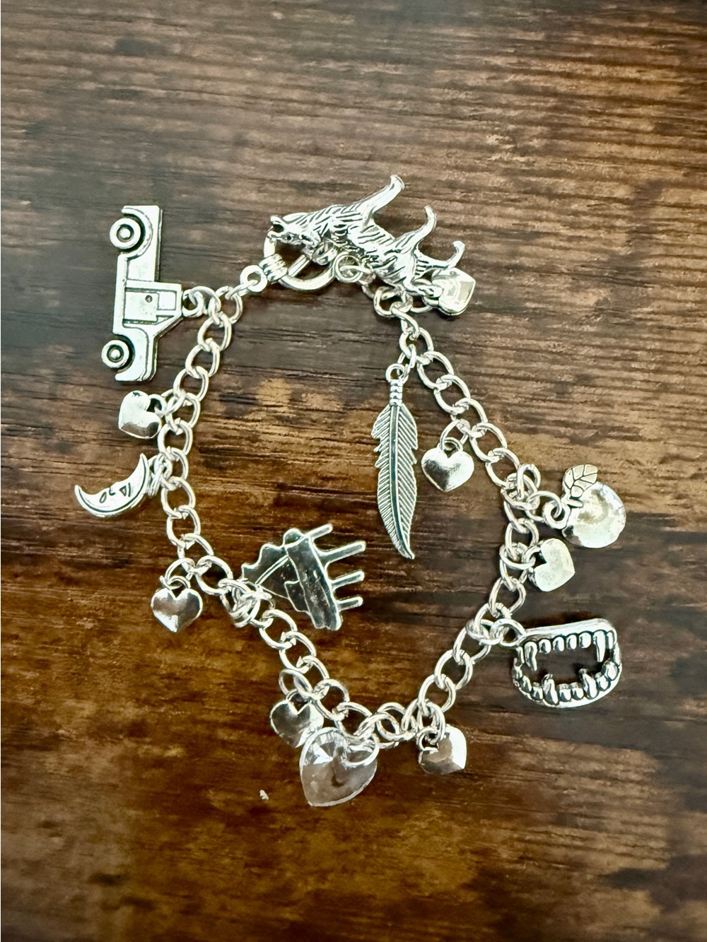New Chain link Twilight charm Bracelet Apple Wolf Fangs Truck vampire saga